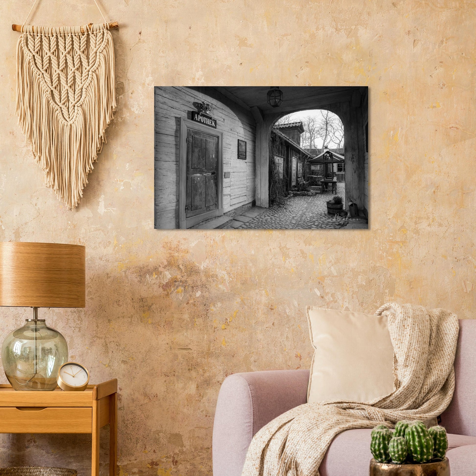 26b9f4c8-743d-44a7-877f-c5a951940c9b